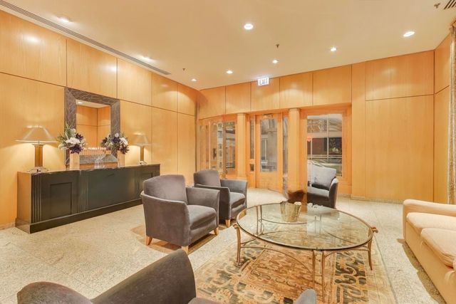 680 N Lake Shore Drive 221, Chicago, IL 60611