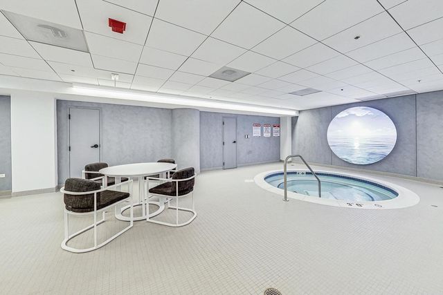 680 N Lake Shore Drive 221, Chicago, IL 60611