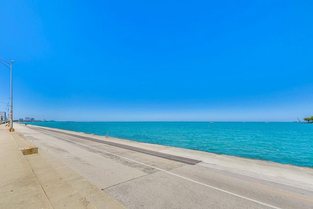 680 N Lake Shore Drive 221, Chicago, IL 60611