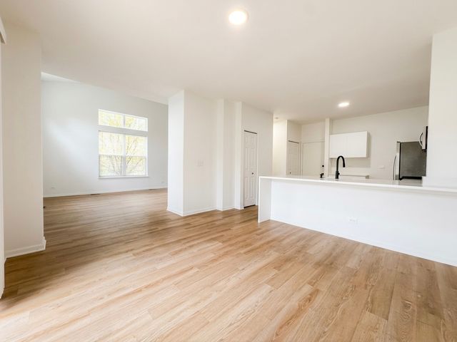 1089 Ellsworth Drive, Grayslake, IL 60030
