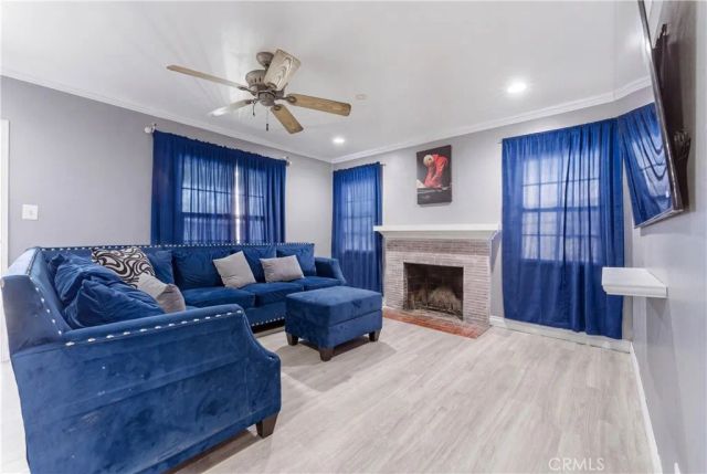 121 E 68th Way, Long Beach, CA 90805