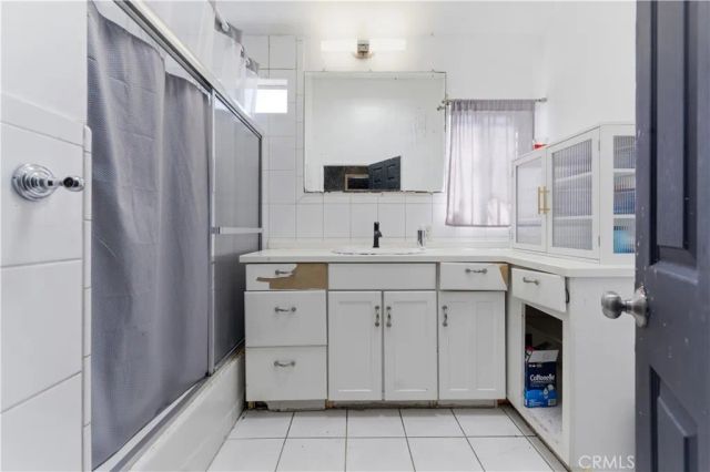 121 E 68th Way, Long Beach, CA 90805