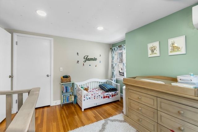 10 Earnshaw St, Boston, MA 02132