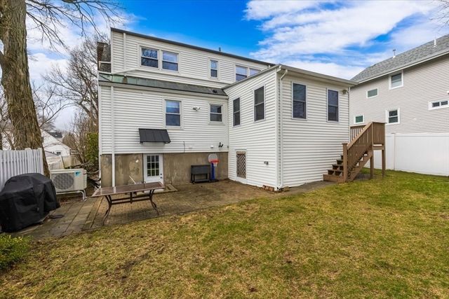 10 Earnshaw St, Boston, MA 02132