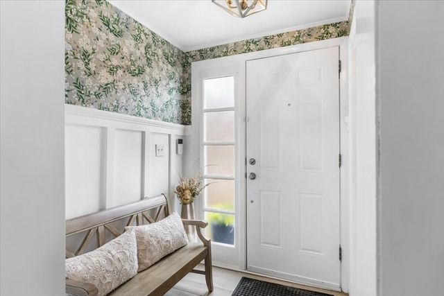 10 Earnshaw St, Boston, MA 02132