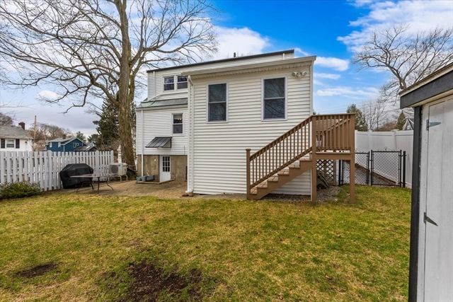 10 Earnshaw St, Boston, MA 02132