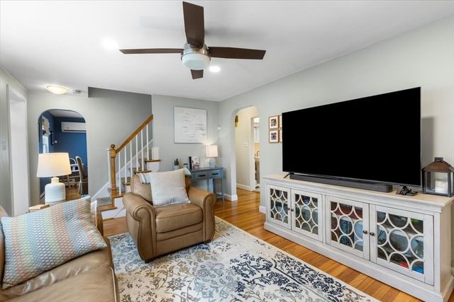 10 Earnshaw St, Boston, MA 02132