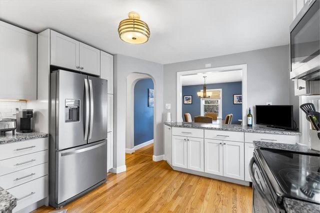 10 Earnshaw St, Boston, MA 02132