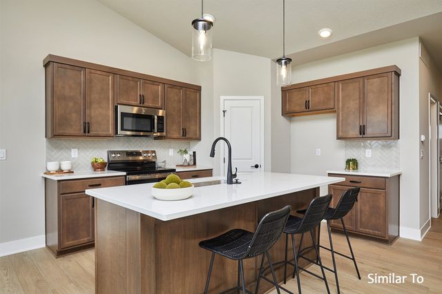 1211 NW Petersen Drive, Waukee, IA 50263