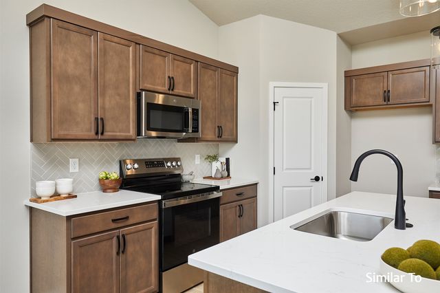 1211 NW Petersen Drive, Waukee, IA 50263