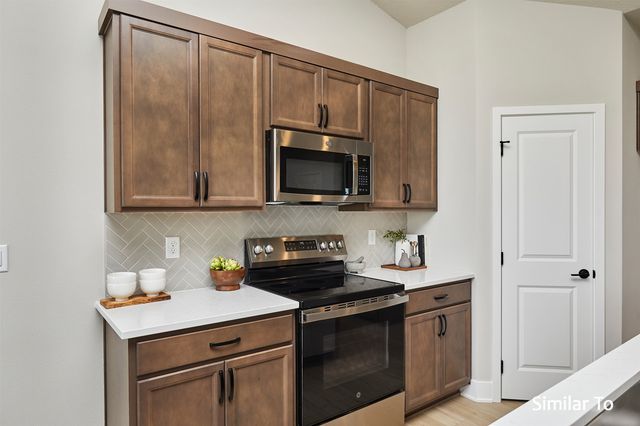 1211 NW Petersen Drive, Waukee, IA 50263