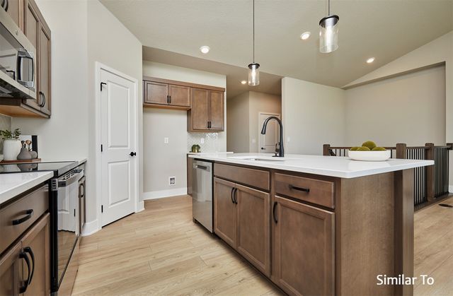 1211 NW Petersen Drive, Waukee, IA 50263
