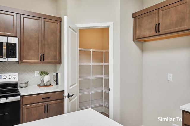 1211 NW Petersen Drive, Waukee, IA 50263
