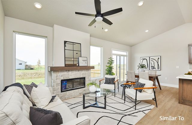 1211 NW Petersen Drive, Waukee, IA 50263
