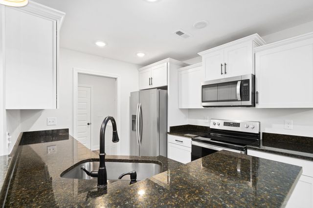 472 Hawkins Road, Clarksville, TN 37040