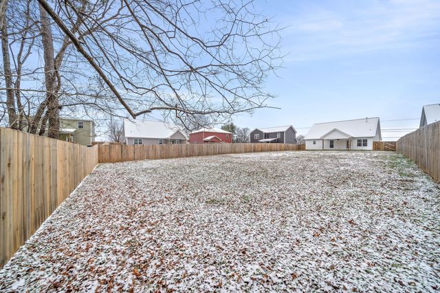 472 Hawkins Road, Clarksville, TN 37040