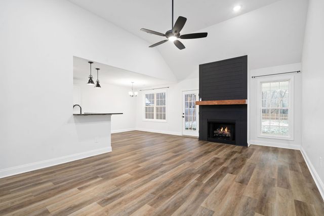 472 Hawkins Road, Clarksville, TN 37040