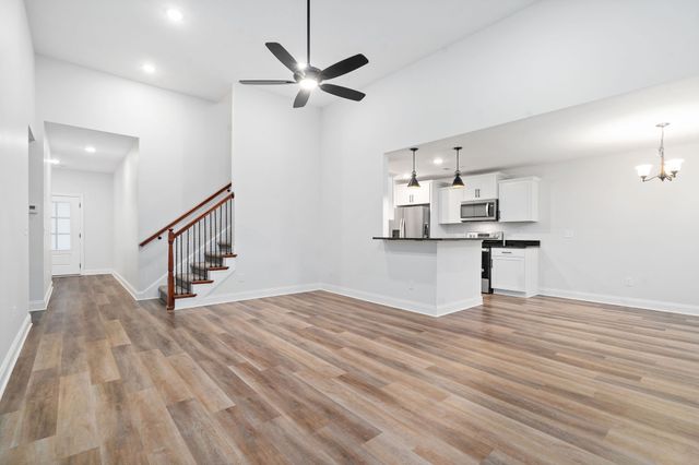 472 Hawkins Road, Clarksville, TN 37040