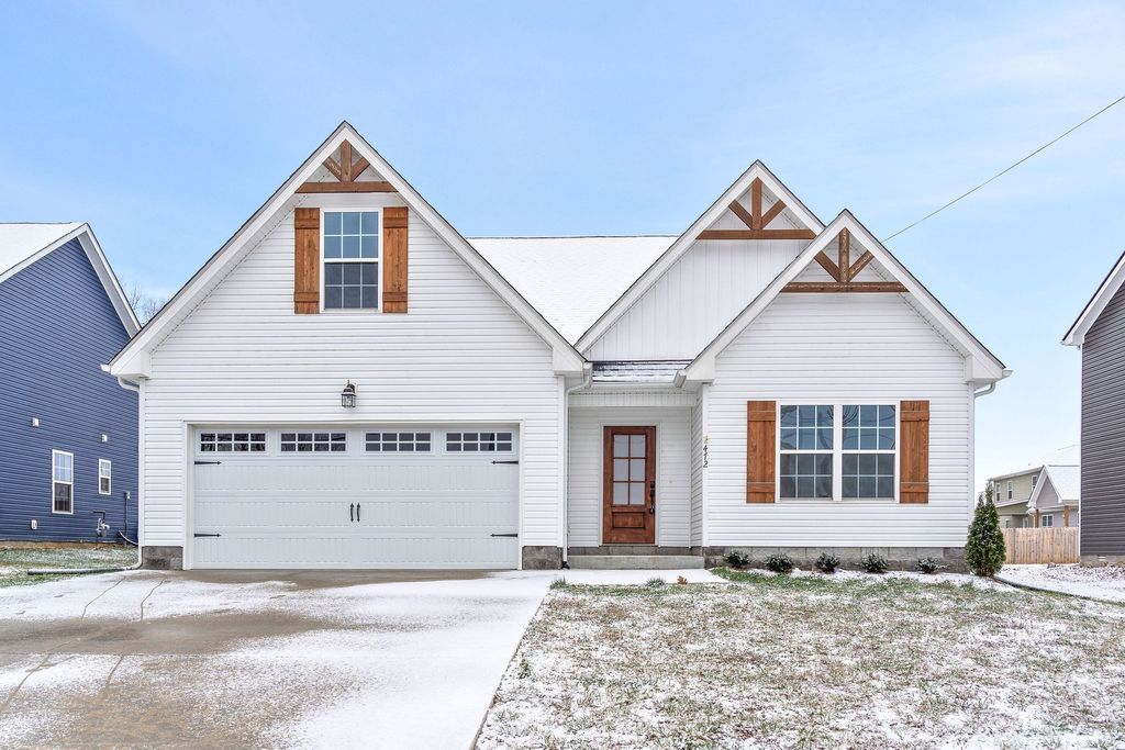 472 Hawkins Road, Clarksville, TN 37040