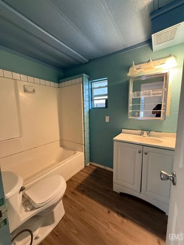 6201 Wible Road 31, Bakersfield, CA 93313