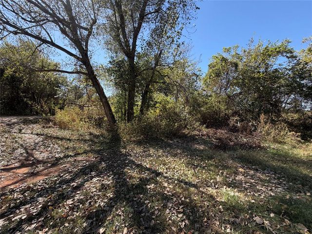 333033 E 1065 Road, Mcloud, OK 74851