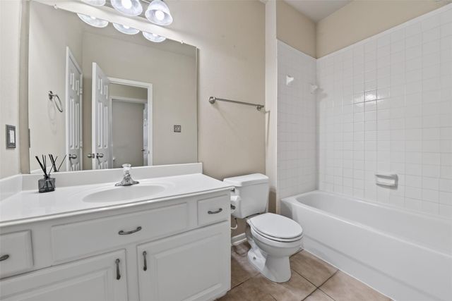 9762 Wheaton Edge Lane, Houston, TX 77095