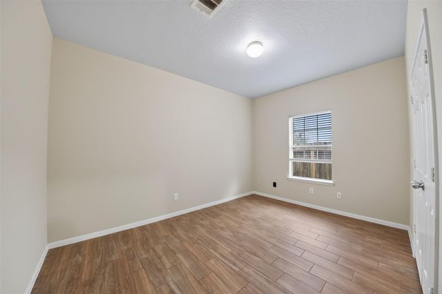 9762 Wheaton Edge Lane, Houston, TX 77095