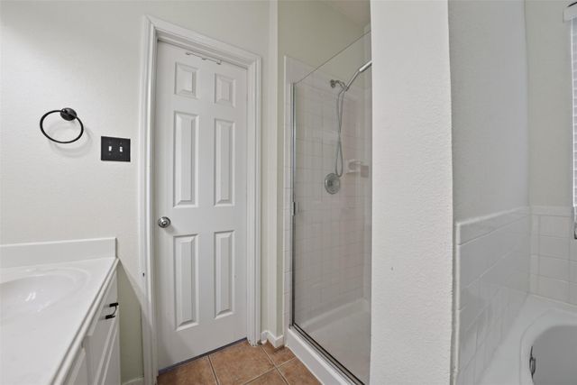 9762 Wheaton Edge Lane, Houston, TX 77095