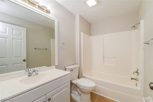 1804 NE 21st ST, Cape Coral, FL 33909