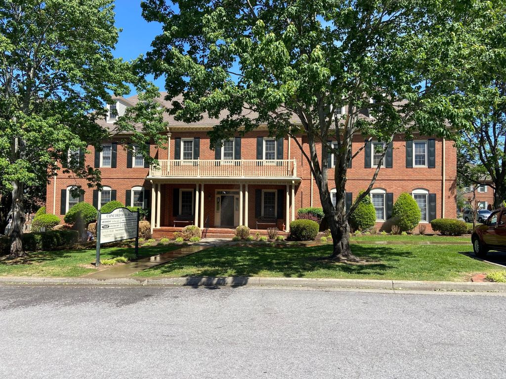 102 Hazel Path Ct, Hendersonville, TN 37075