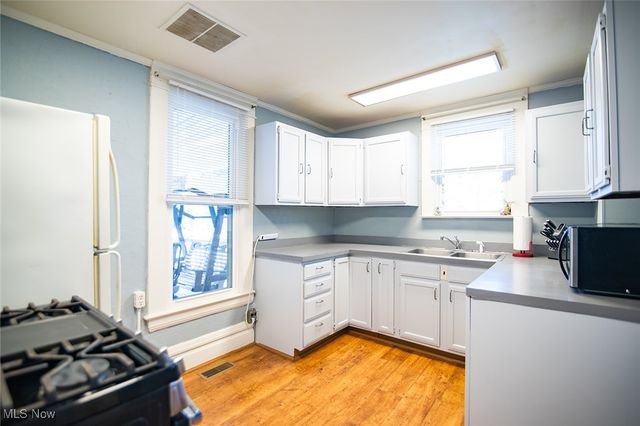 209 Elm Street, Belpre, OH 45714