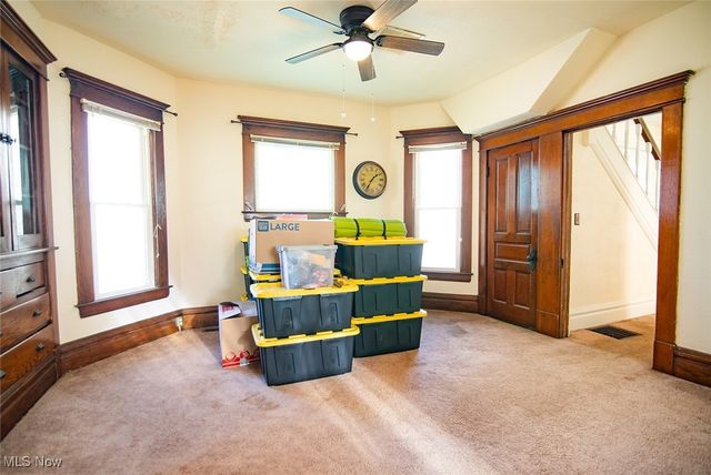 209 Elm Street, Belpre, OH 45714