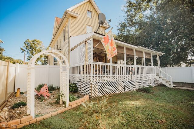 209 Elm Street, Belpre, OH 45714