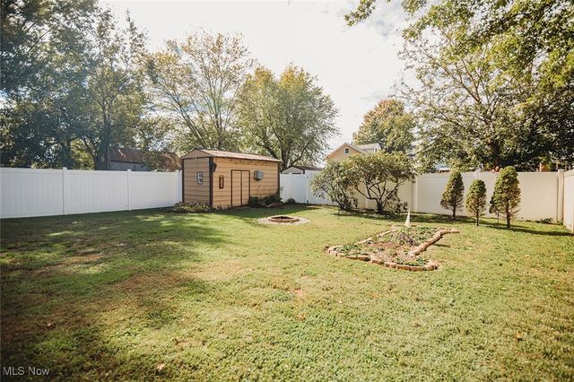 209 Elm Street, Belpre, OH 45714