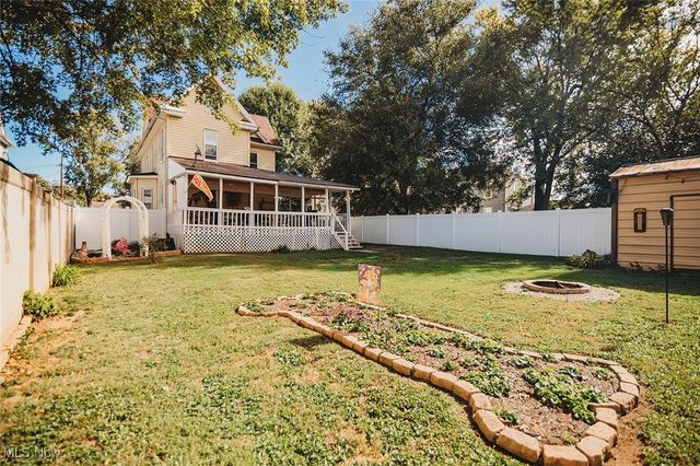 209 Elm Street, Belpre, OH 45714