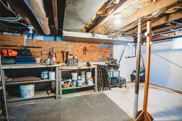 209 Elm Street, Belpre, OH 45714