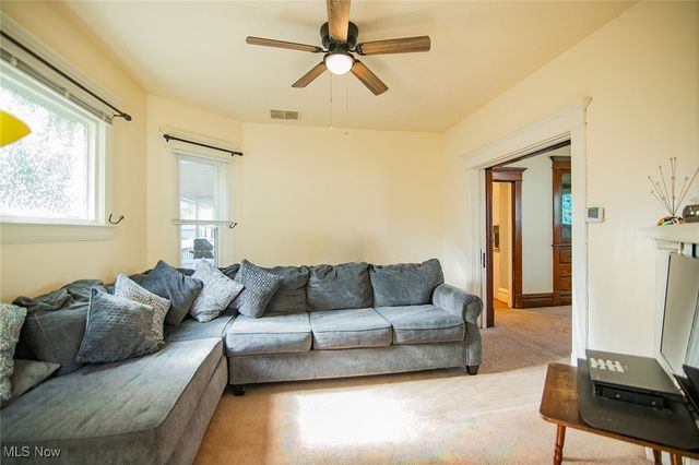 209 Elm Street, Belpre, OH 45714