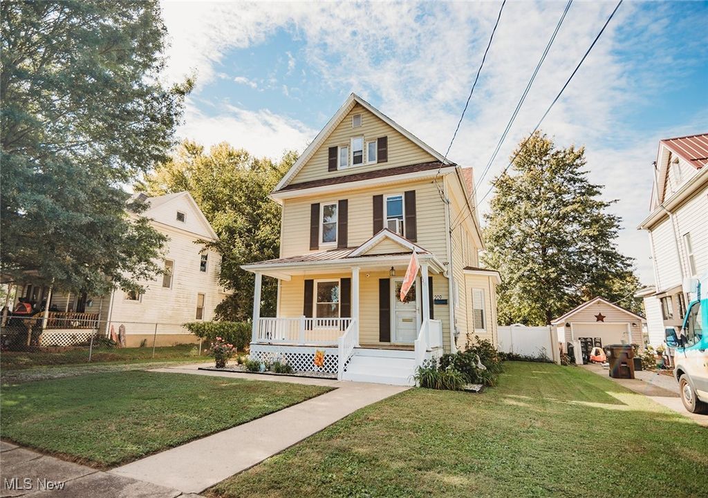 209 Elm Street, Belpre, OH 45714