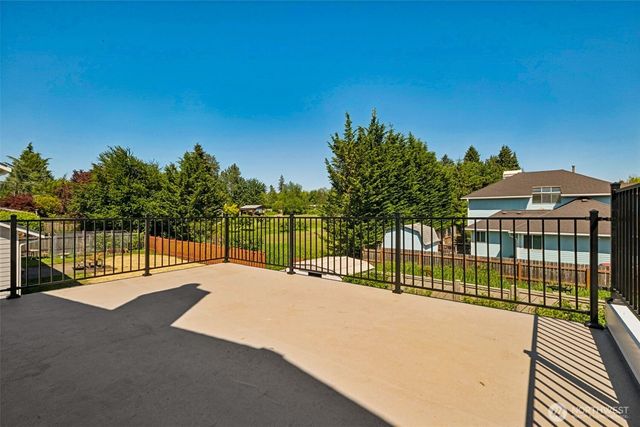 13804 SE 237th Place, Kent, WA 98042