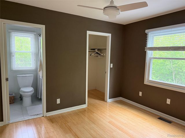 5589 Loveland Street, West Bloomfield Charter Township, MI 48322