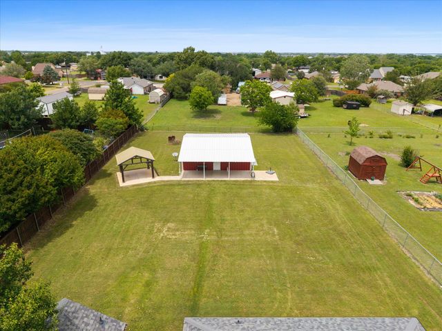303 Anita Lane, Waxahachie, TX 75165