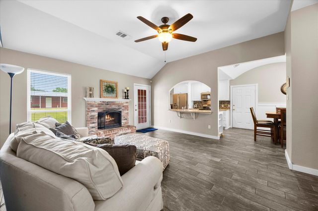 303 Anita Lane, Waxahachie, TX 75165