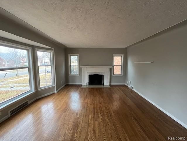 17694 Shaftsbury Avenue, Detroit, MI 48219