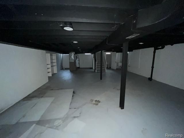 17694 Shaftsbury Avenue, Detroit, MI 48219