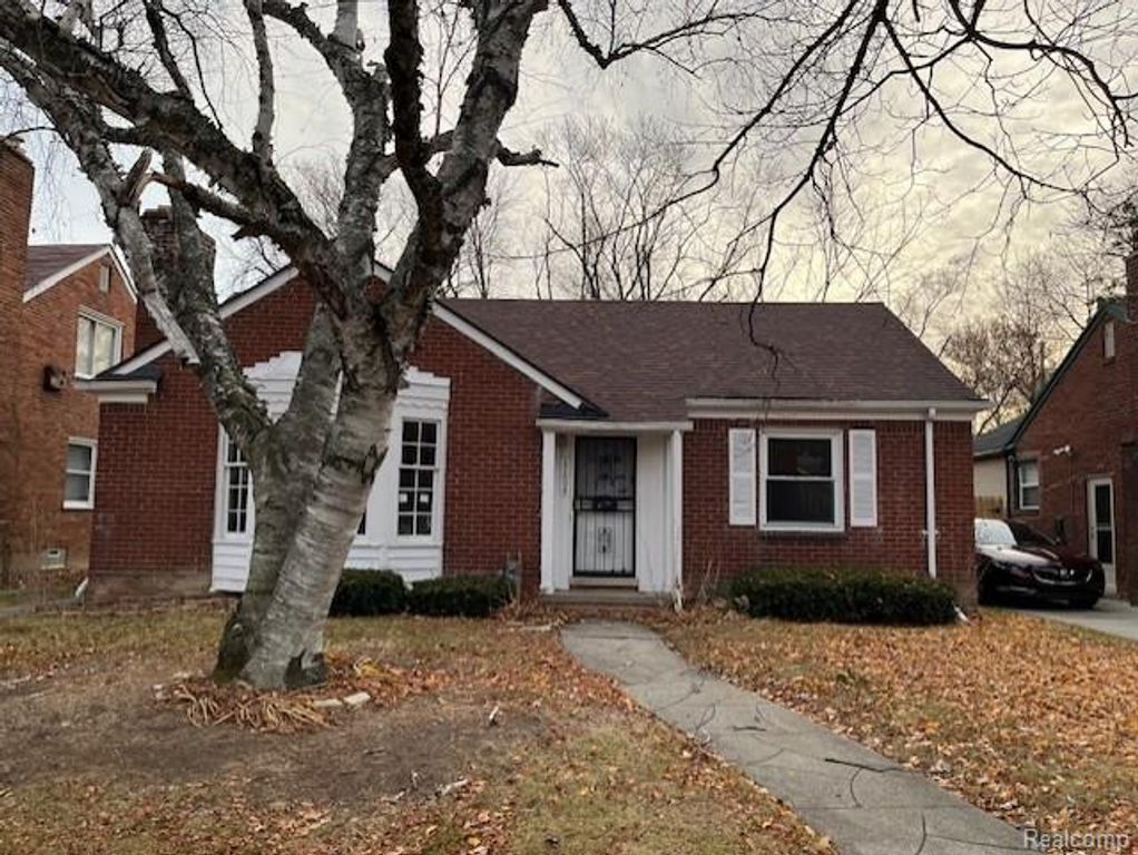 17694 Shaftsbury Avenue, Detroit, MI 48219