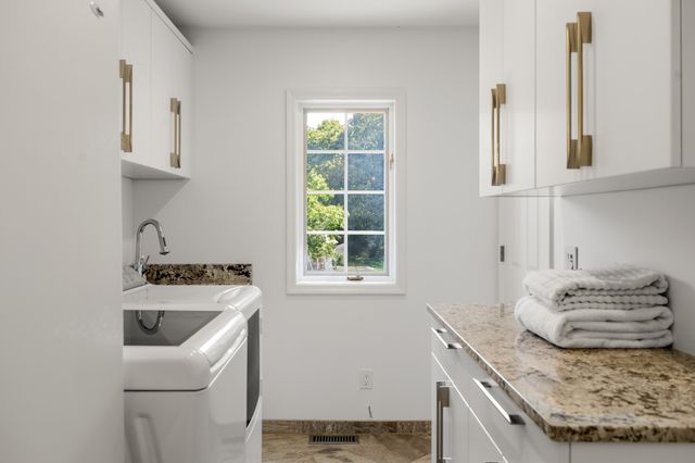 2900 Cayuga Point, Des Moines, IA 50321