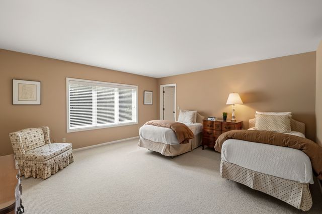2900 Cayuga Point, Des Moines, IA 50321