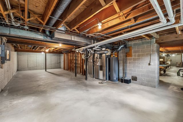 2900 Cayuga Point, Des Moines, IA 50321