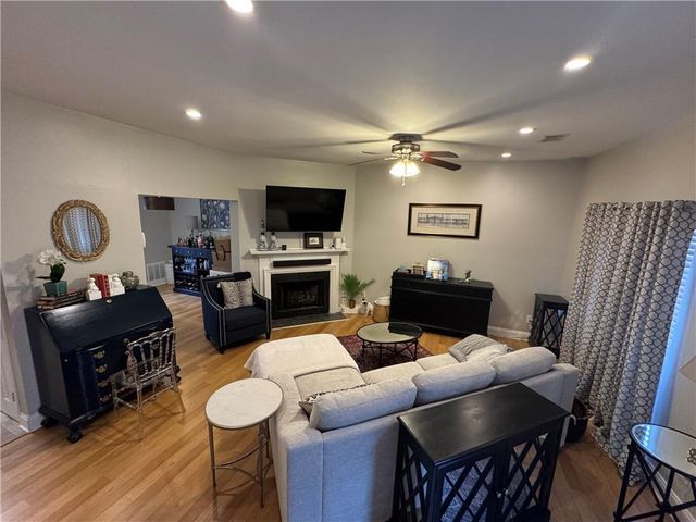 1401 Wedgewood Court 1401, Sandy Springs, GA 30350