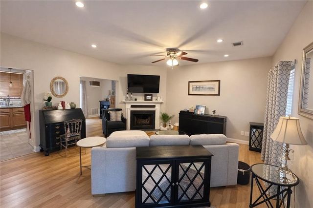 1401 Wedgewood Court 1401, Sandy Springs, GA 30350